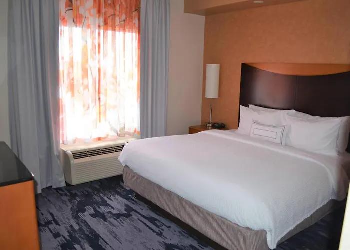 Jacuzzi hotel: Fairfield Inn & Suites By Marriott Sault Ste. Marie