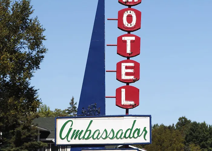 Hotel: Ambassador Motel